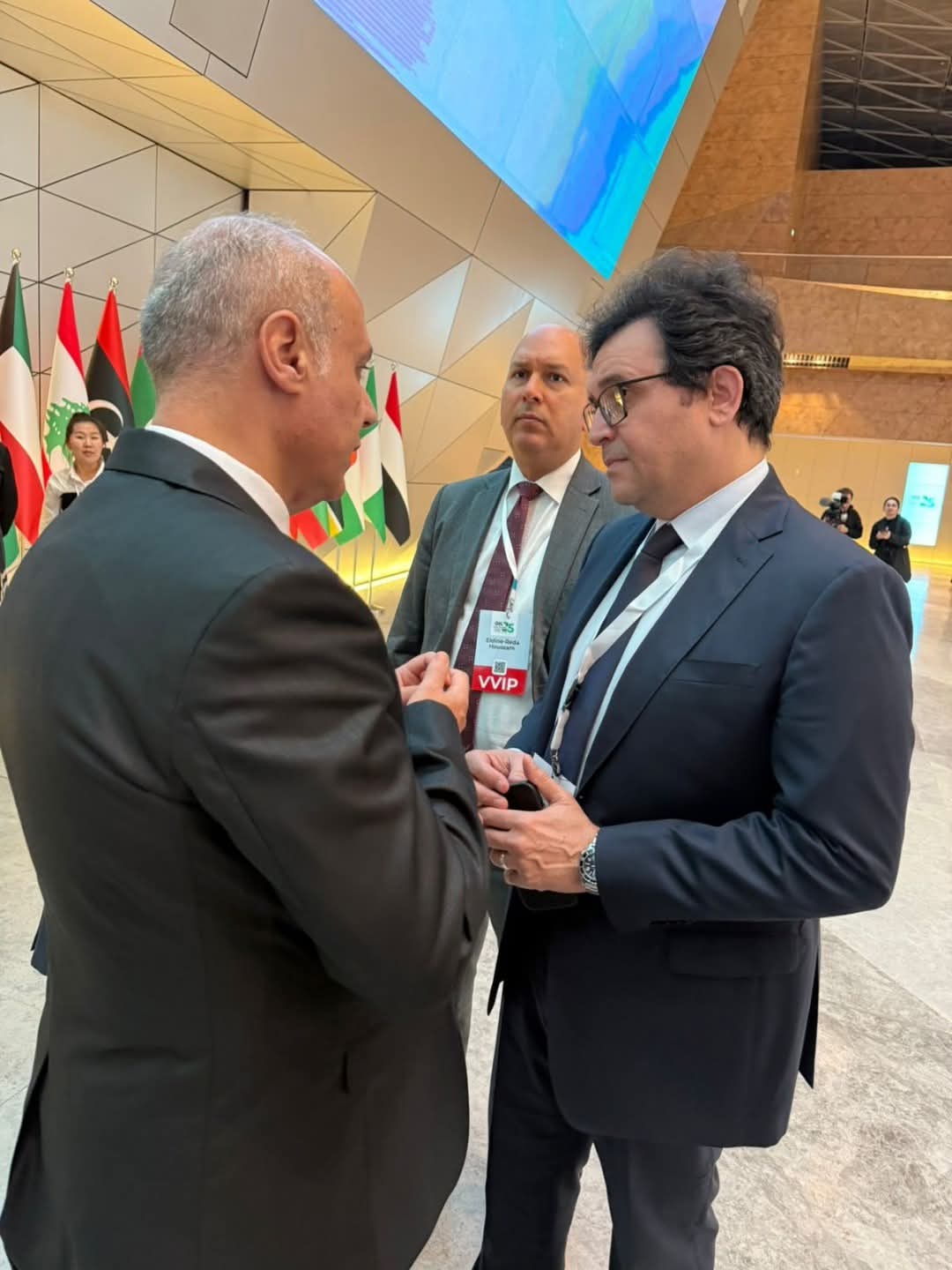 وزير الثقافة يصل إلى أذربيجان للمشاركة في أسبوع باكو للإبداع ويلتقي نظيره الفلسطيني ويبحثان عقد مؤتمر لوزراء الثقافة العرب لمناقشة التحديات الراهنة التي تواجه الهوية الفلسطينية